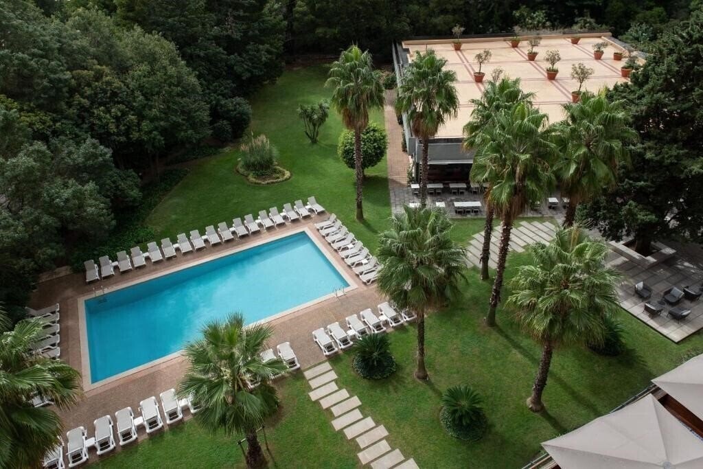 Готель Lisbon Marriott 4*