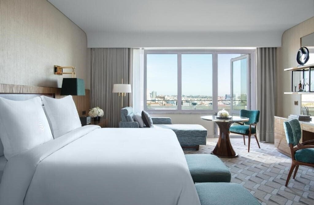 Фото Four Seasons The Ritz Lisboa Hotel 5*