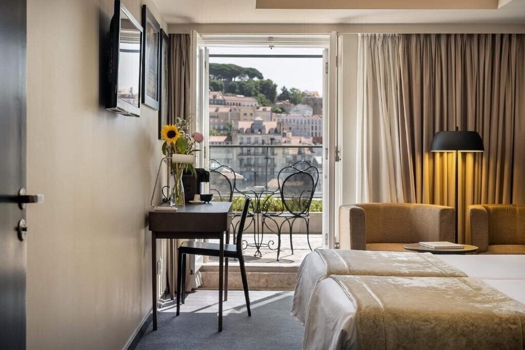 Отель Hotel do Chiado 4*