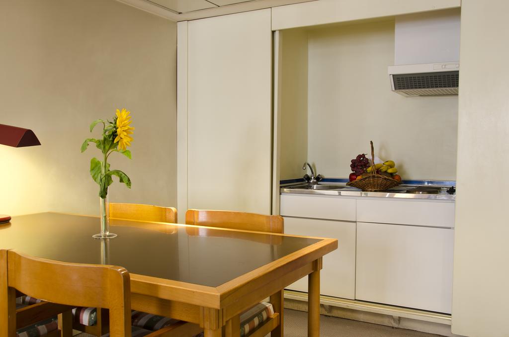 Фото VIP Executive Suites Marques Aparthotel 4*