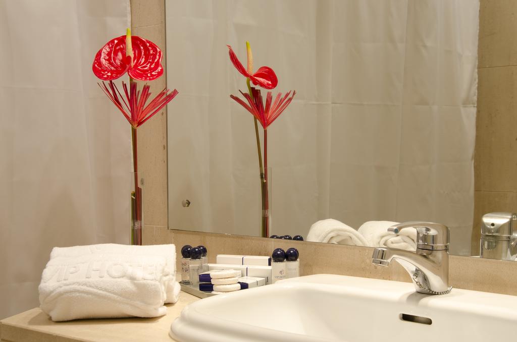 Фотографія VIP Executive Suites Marques Aparthotel 4*