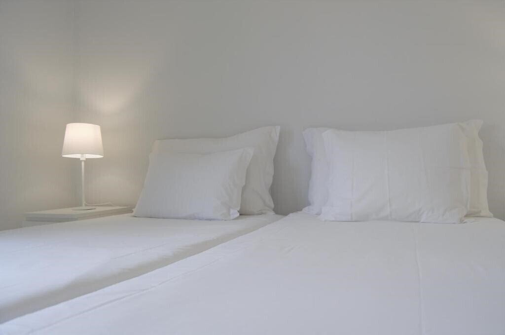 Готель Vitoria Apartamentos by Petit Hotels 3*