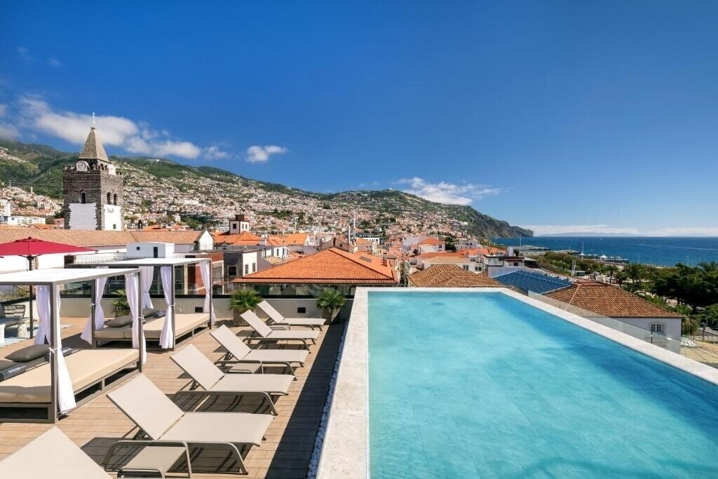 Готель Barcelo Funchal Oldtown 5*
