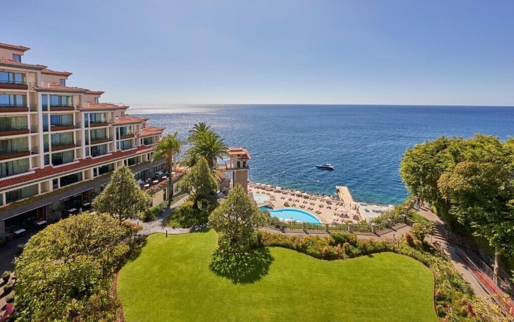 Отель Cliff Bay 5*