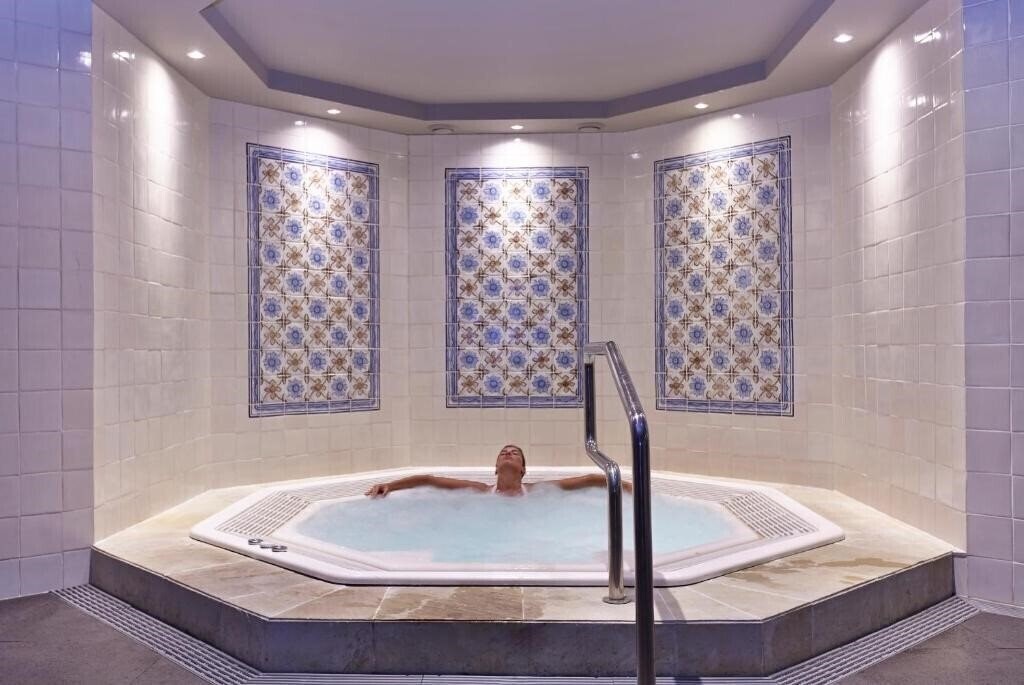 Фото Cliff Bay 5*