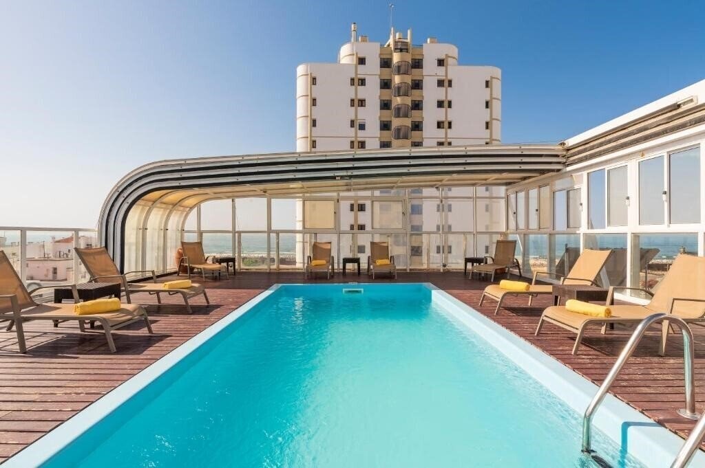 Отель Baia Beach Hotel 3*