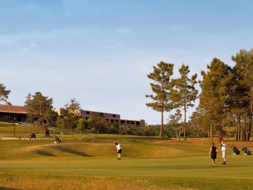 Фотография NAU Morgado Golf & Country Club 4*