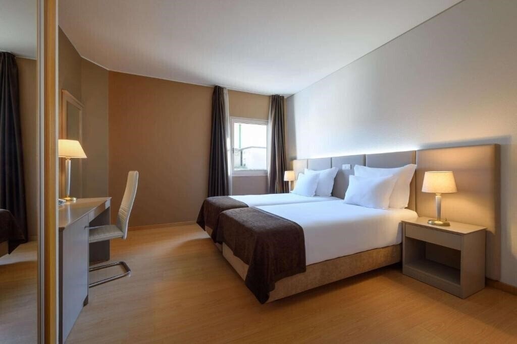 Отель Tryp Porto Centro 3*