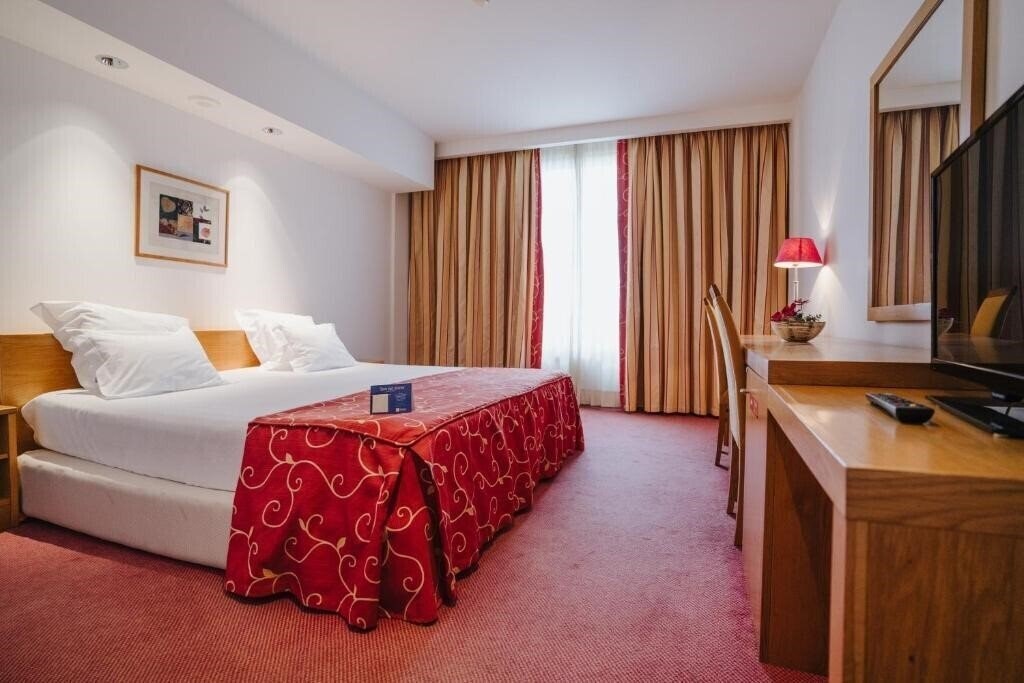 Фото Premium Porto Aeroporto 4*