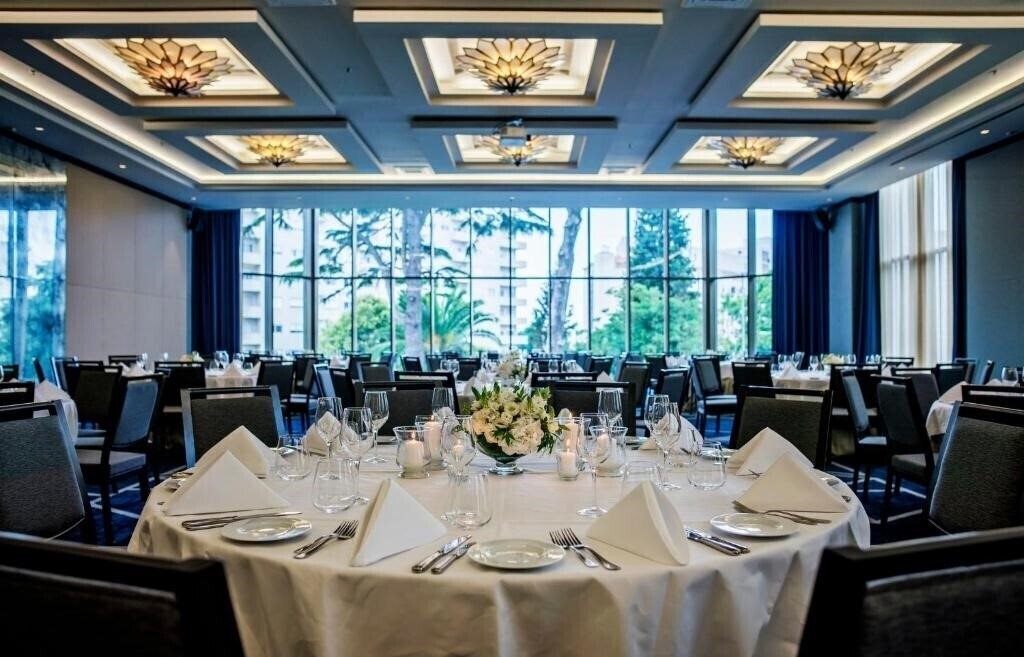 Фото Crowne Plaza Porto 5*