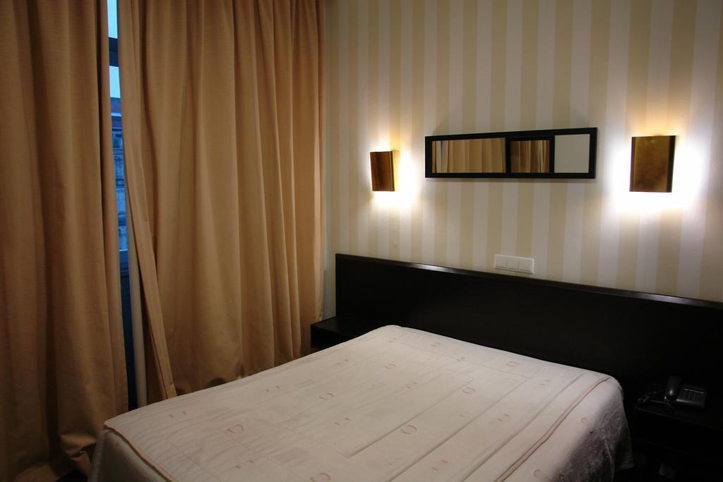 Картинка Universal 2*