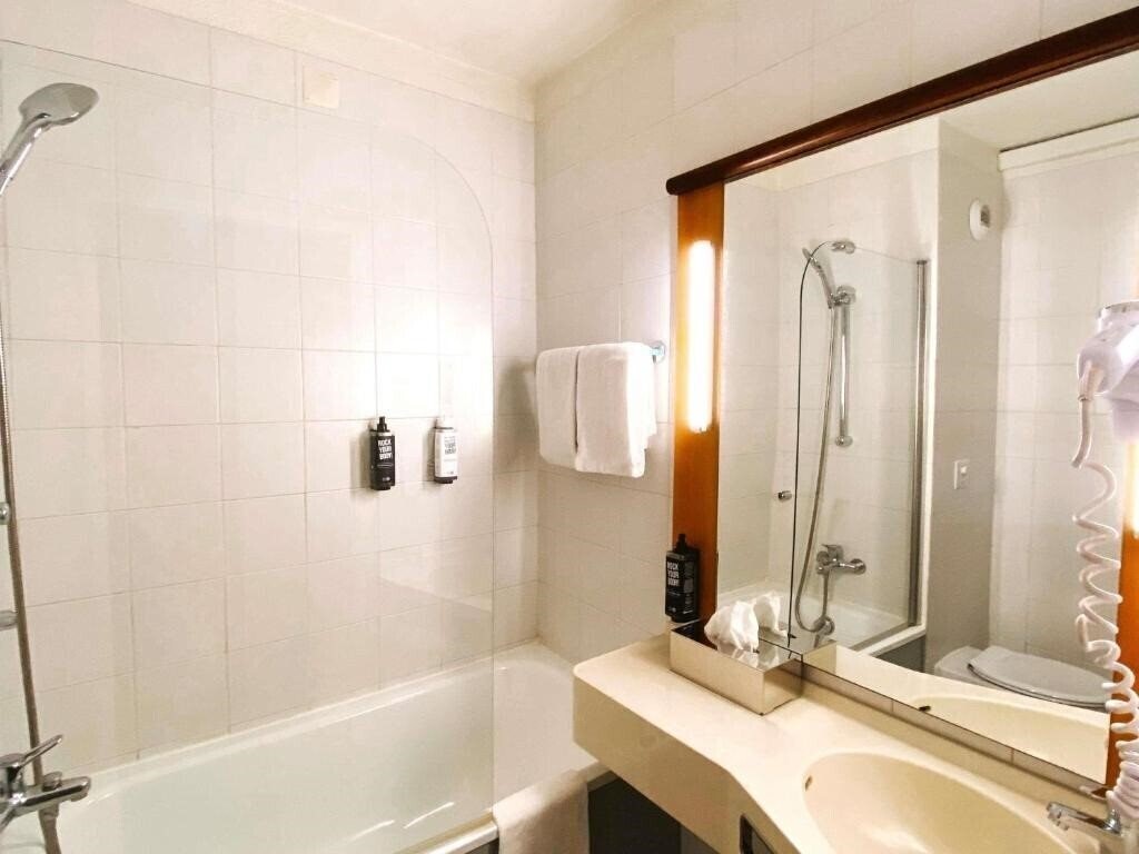 Фото Ibis Porto Sul Europarque 2*