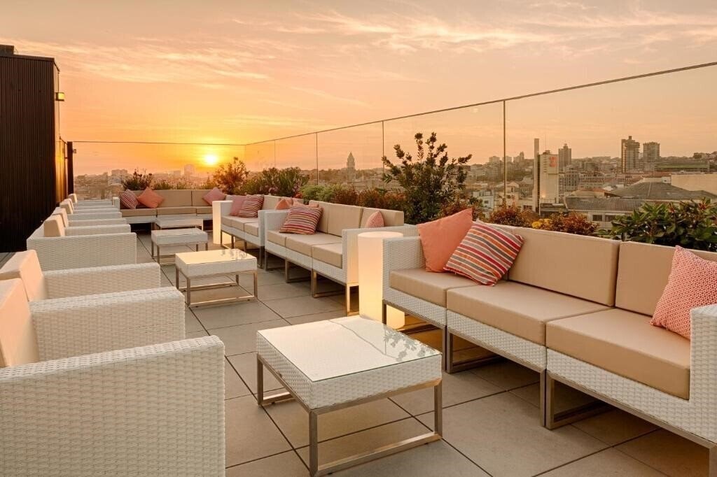 Отель Premium Porto Downtown 4*