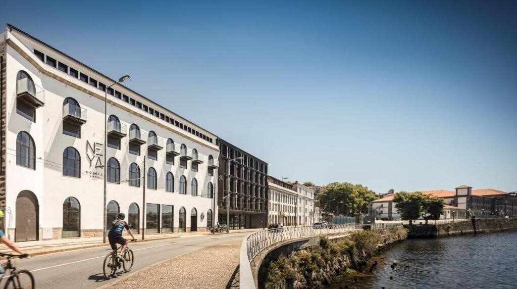 Отель Neya Porto 4*