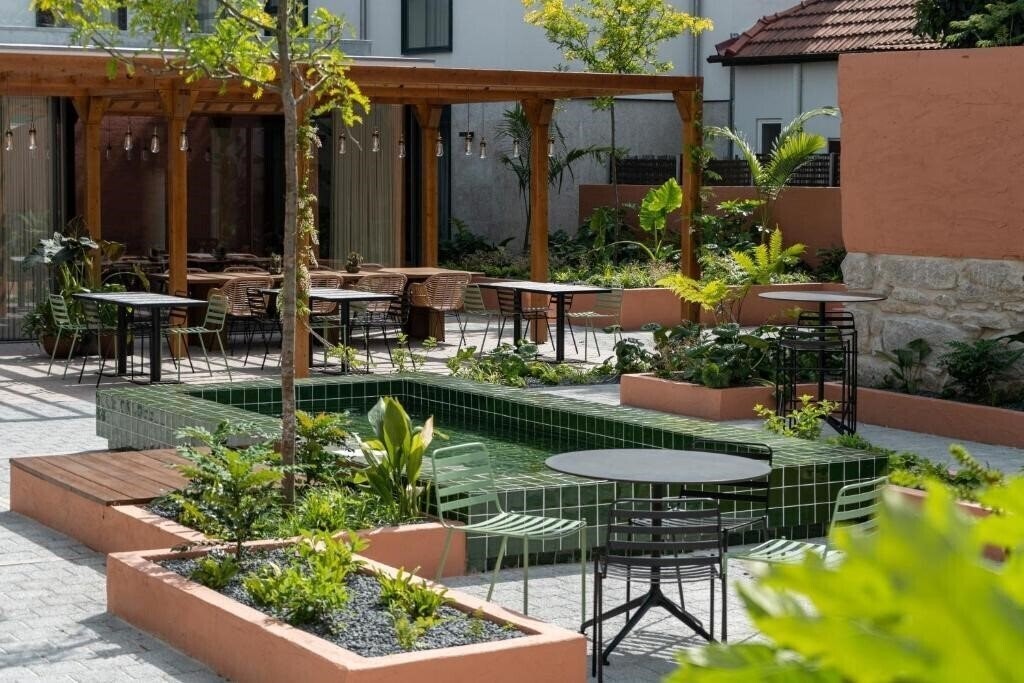 Отель The Editory Garden 4*