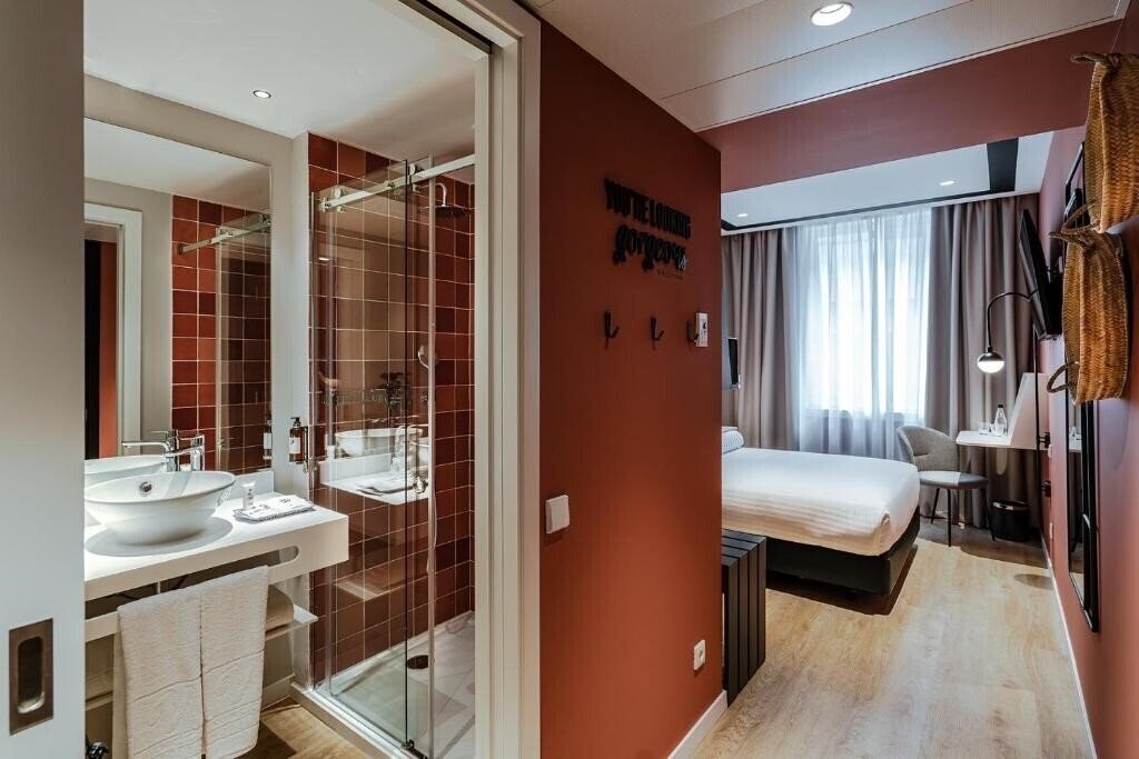 Фото Vincci Bonjardim 4*