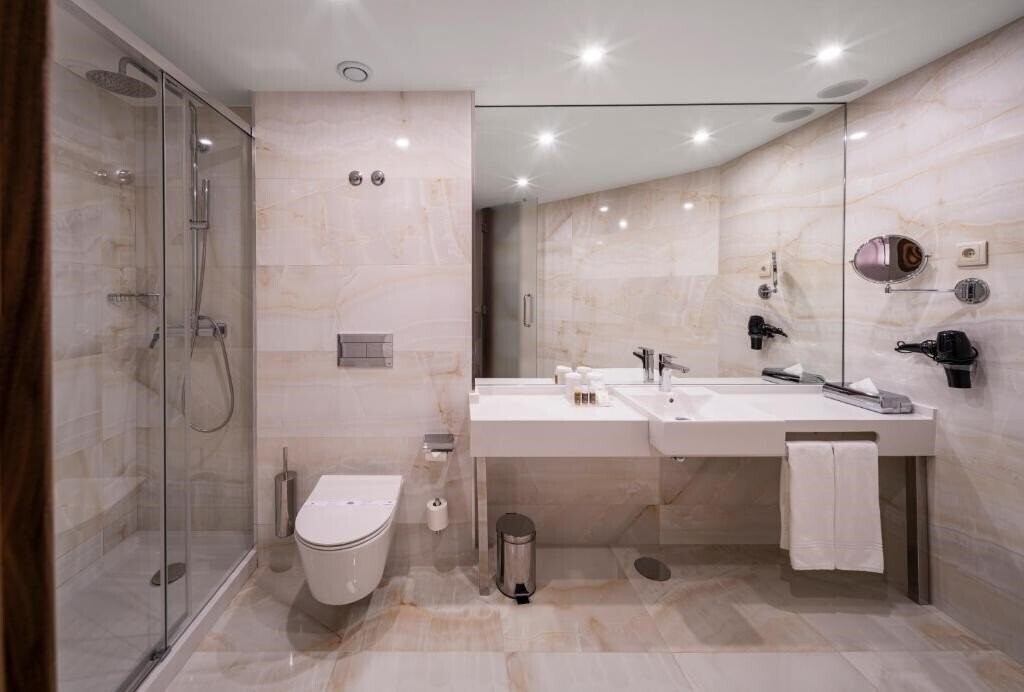 Фото TURIM Oporto Hotel 4*