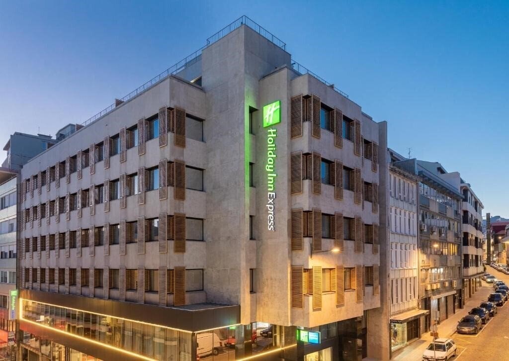 Готель Holiday Inn Express Porto City Centre 3*
