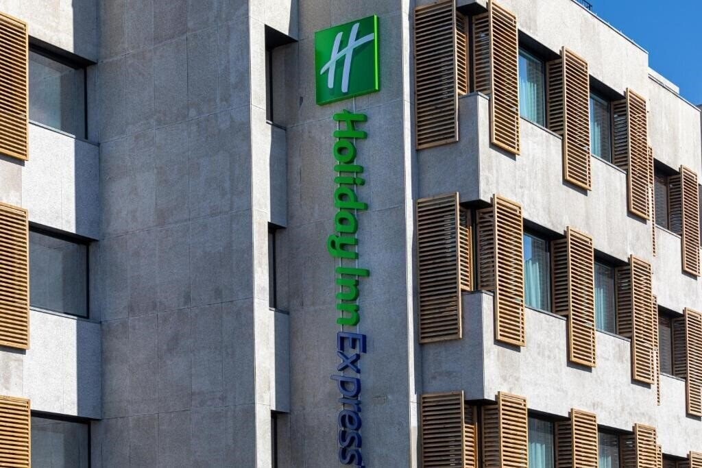 Картинка Holiday Inn Express Porto City Centre 3*