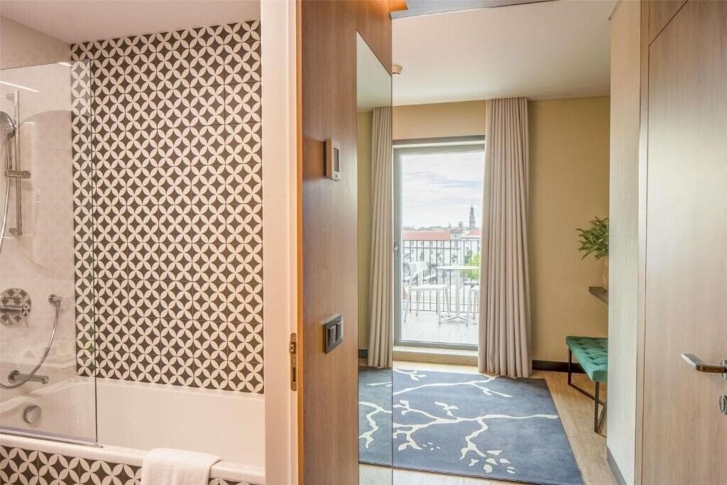 Картинка NH Porto Jardim 4*