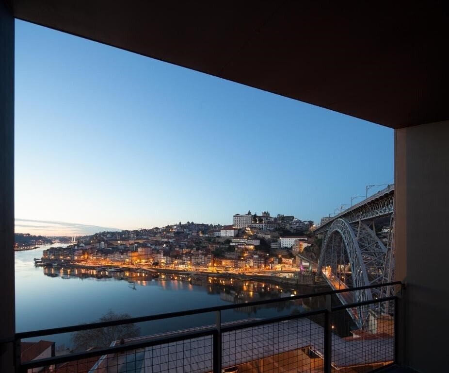 Отель Oh! Porto Apartments 4*