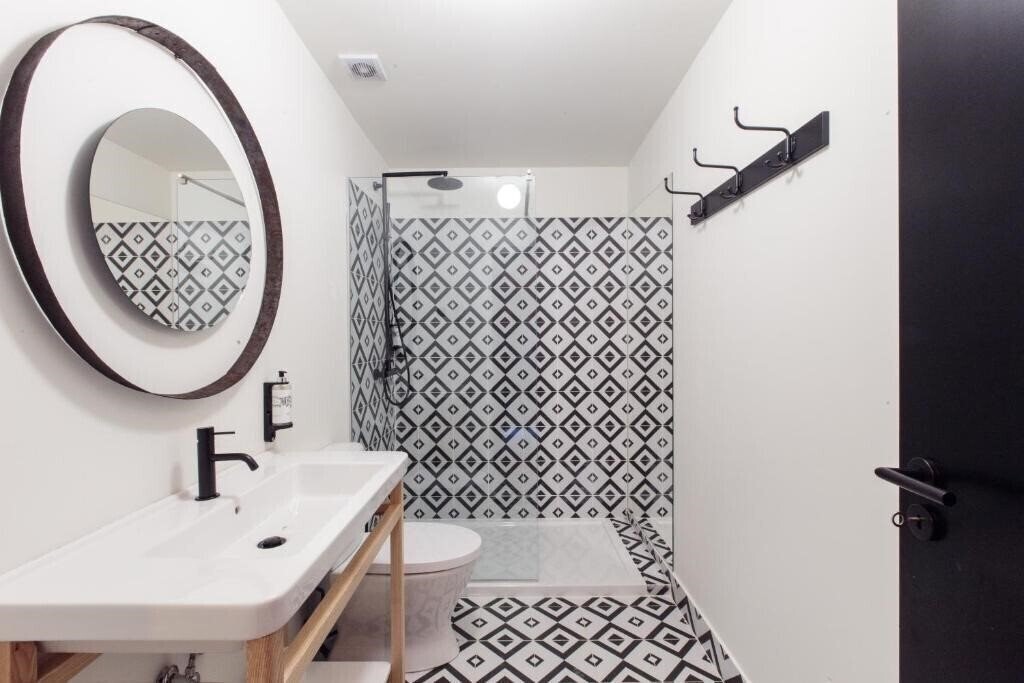 Фото The House of Sandeman Hostel & Suites 3*