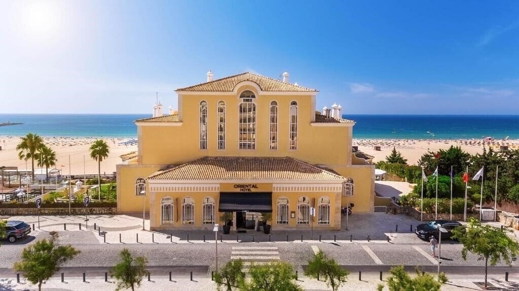 Отель Ap Oriental Beach Hotel 4*
