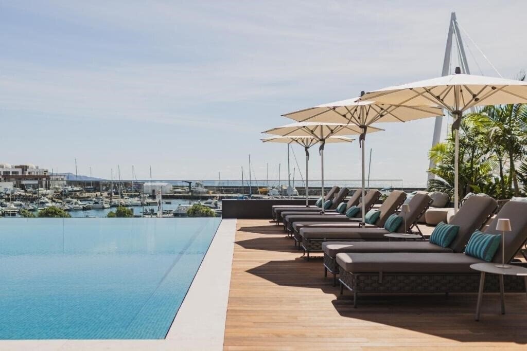 Готель Marina Atlantico 4*