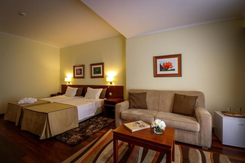 Фото Camoes 4*