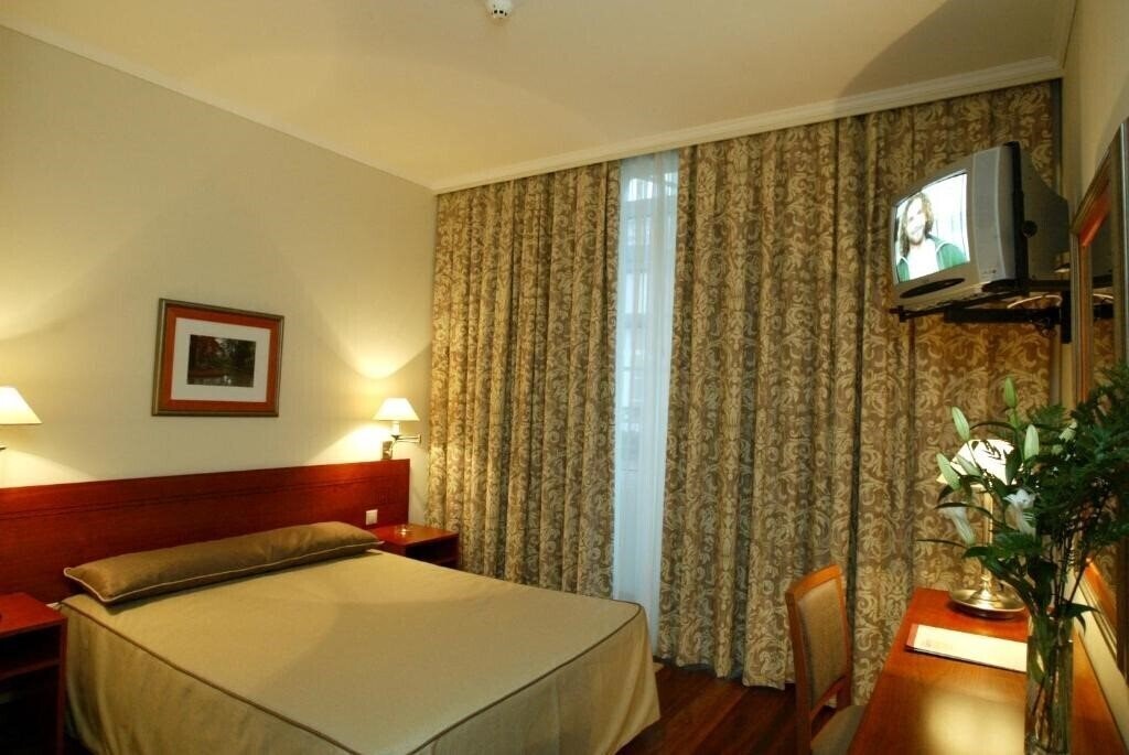 Картинка Camoes 4*