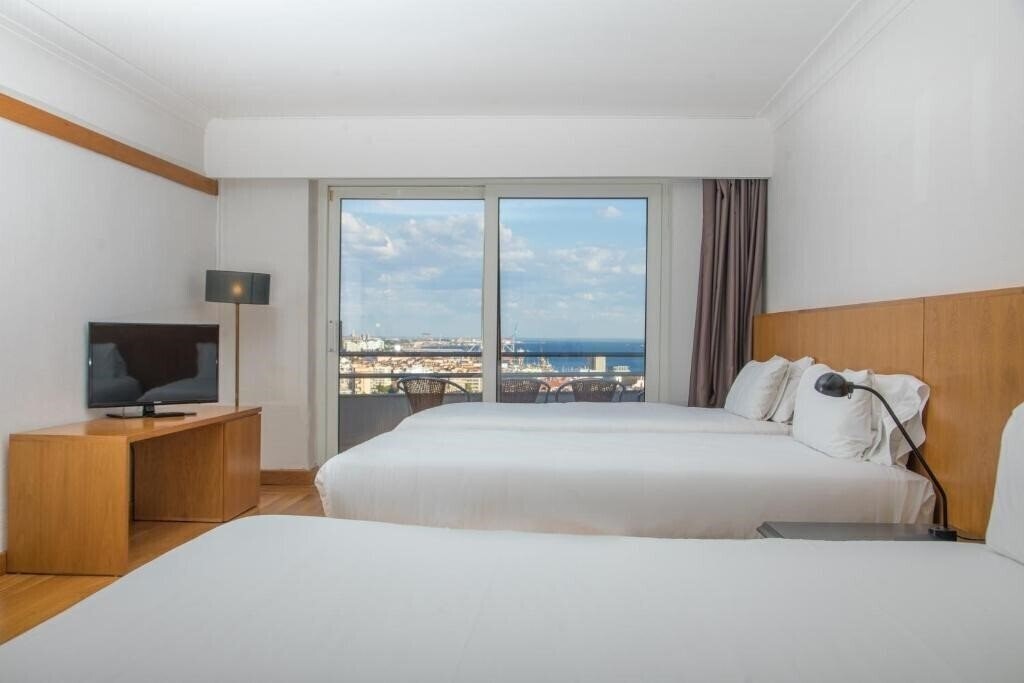 Фото B&B Hotel Sado Setubal 4*