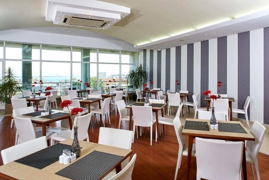 Изображение Luna Esperanca Centro Hotel 4*