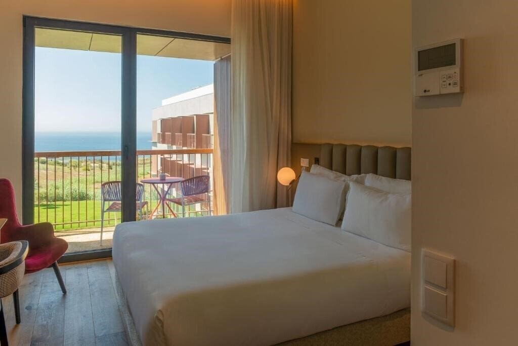 Картинка Sines Sea View Business & Leisure Hotel 4*