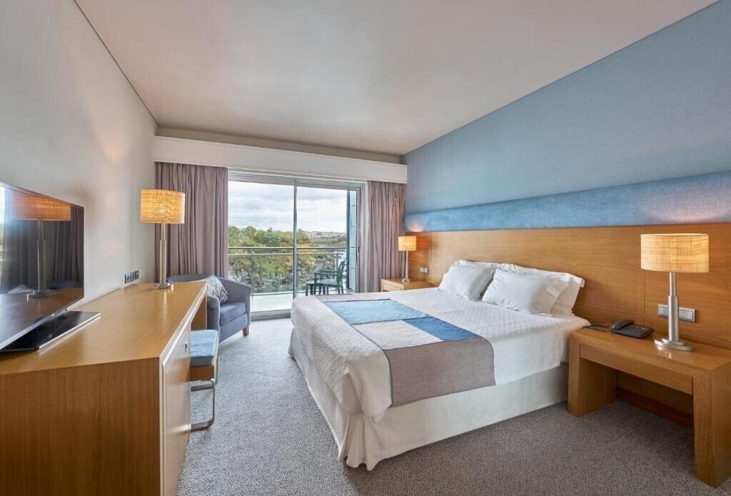 Отель Hotel Do Caracol 4*