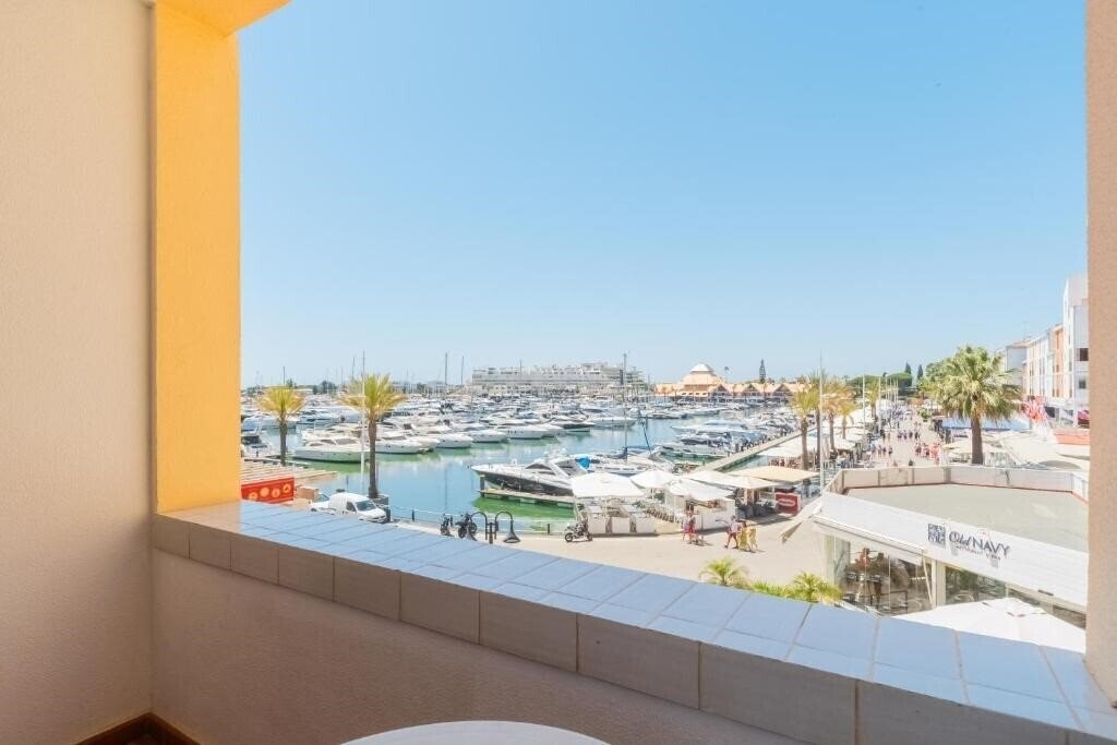 Отель Marina Plaza 3*