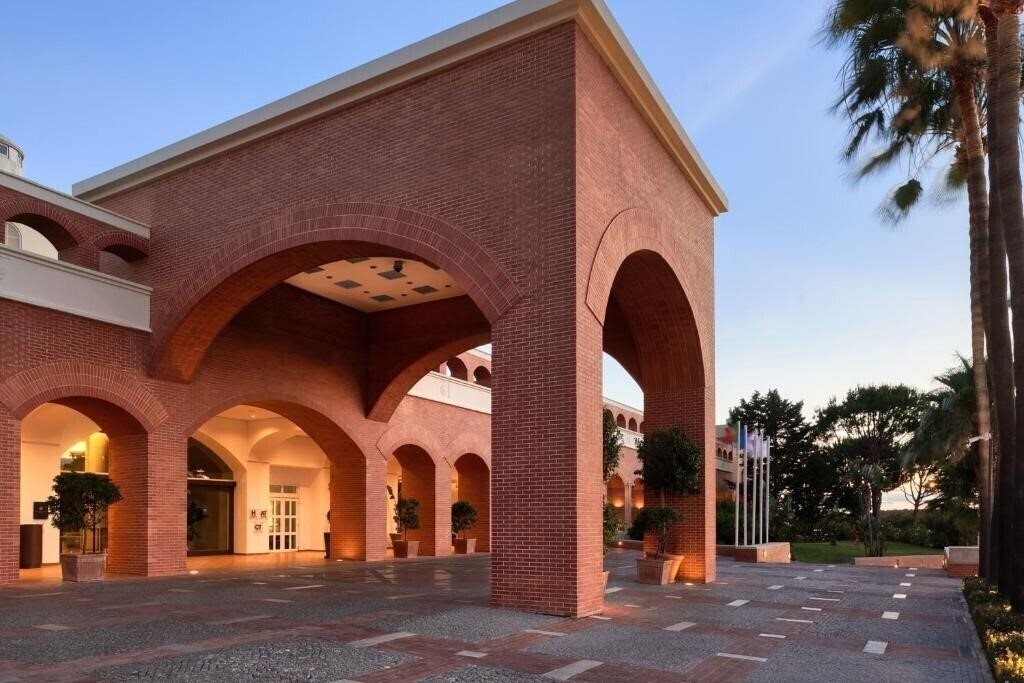 Отель Domes Lake Algarve, Autograph Collection 5*