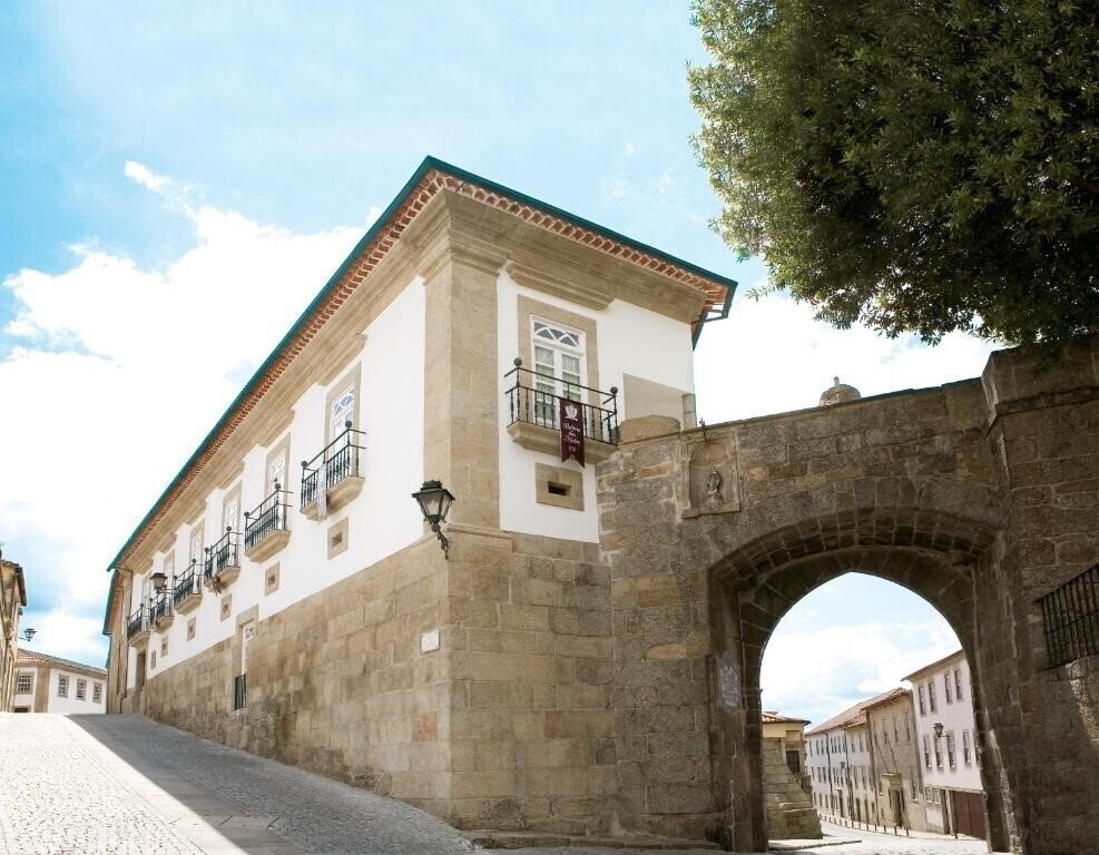 Готель Palacio Dos Melos 3*
