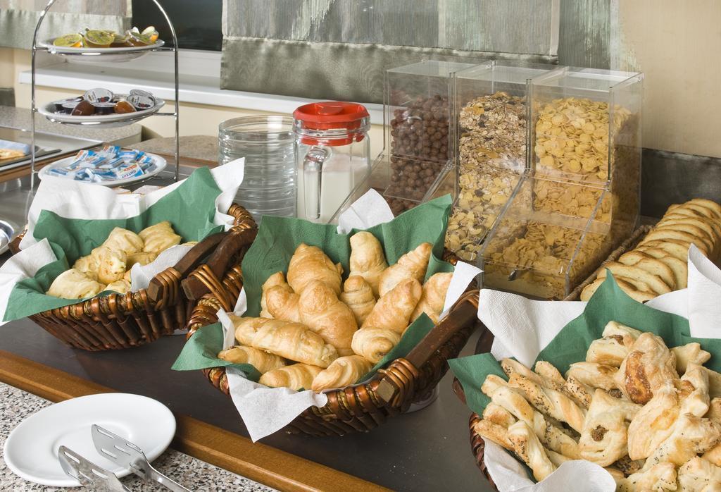 Фото Ambient Hotel 4*