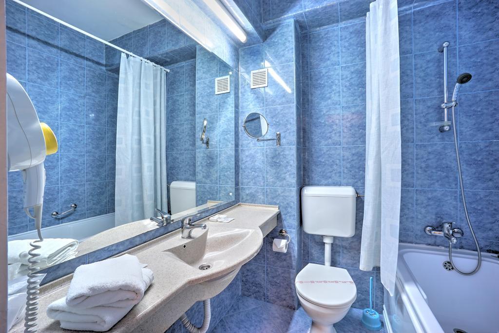 Картинка Capitol 3*