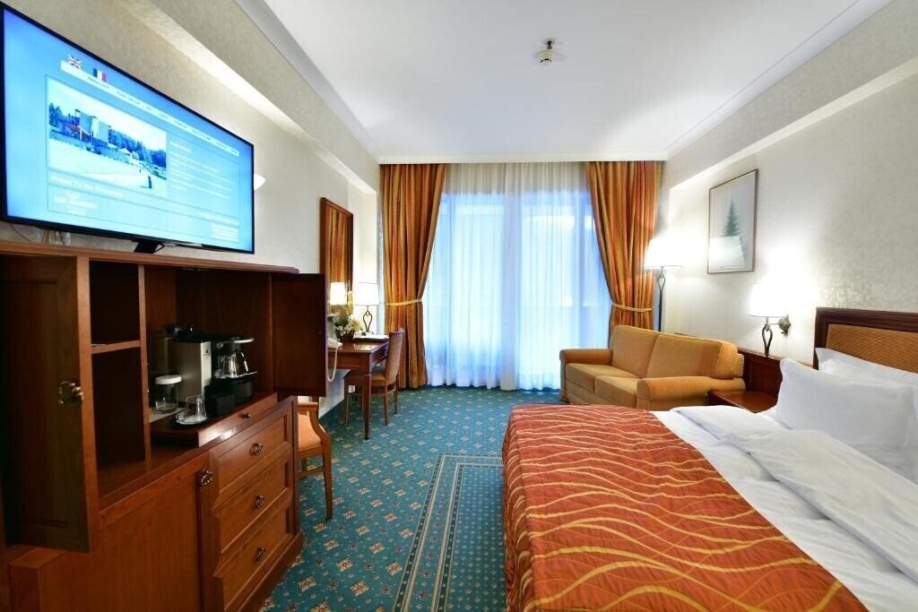 Готель Lux Garden 5*