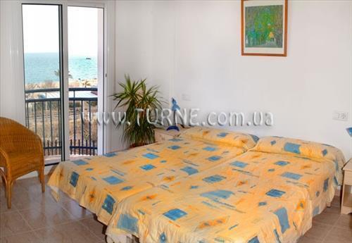 Фотографія Twins Apart Hotel 4*