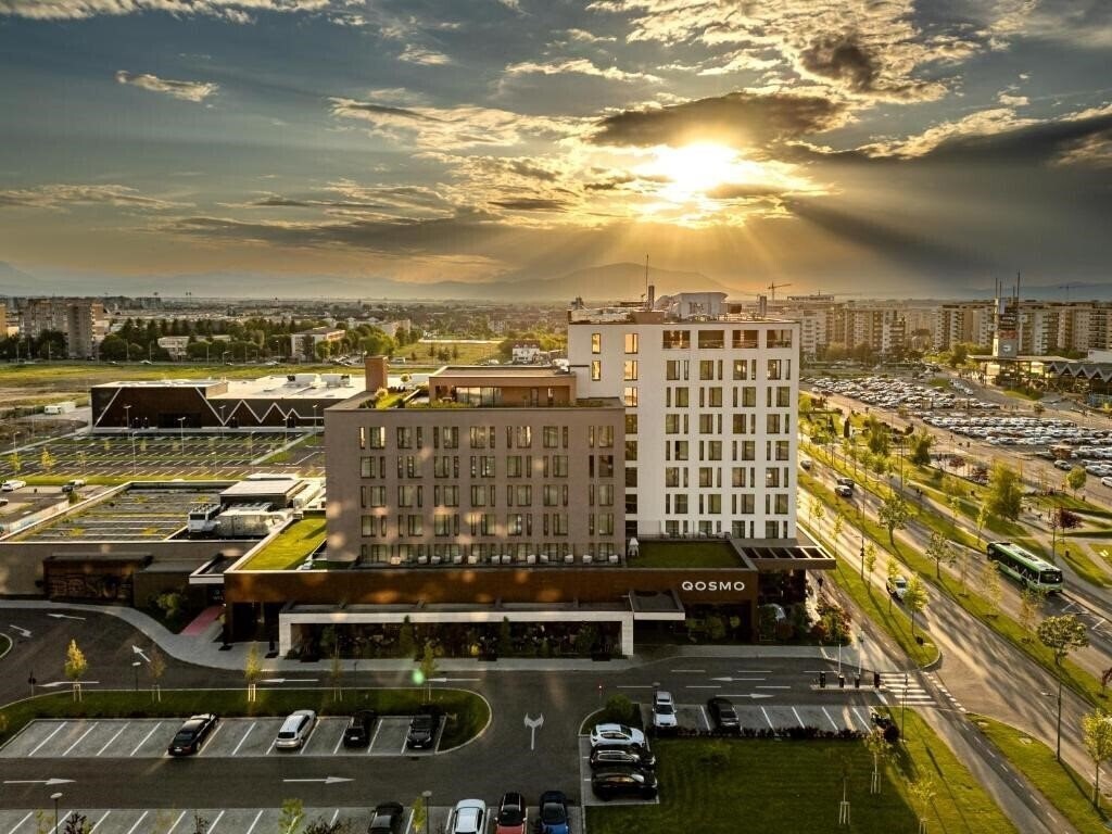 Готель Qosmo Brasov Hotel 4*