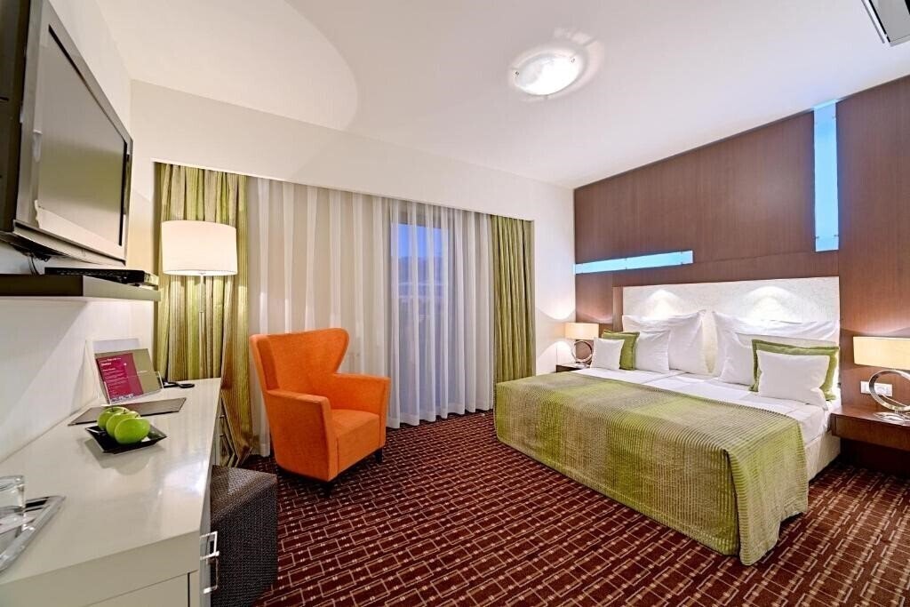 Фото Cubix Hotel 4*