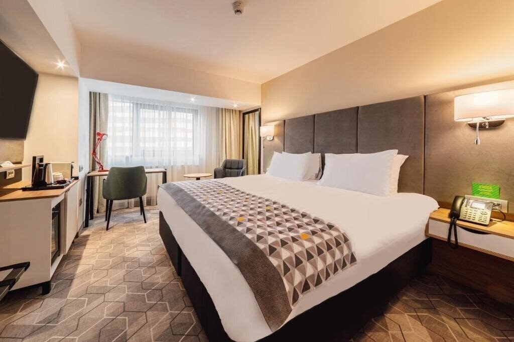 Картинка Holiday Inn Bucharest Times 4*