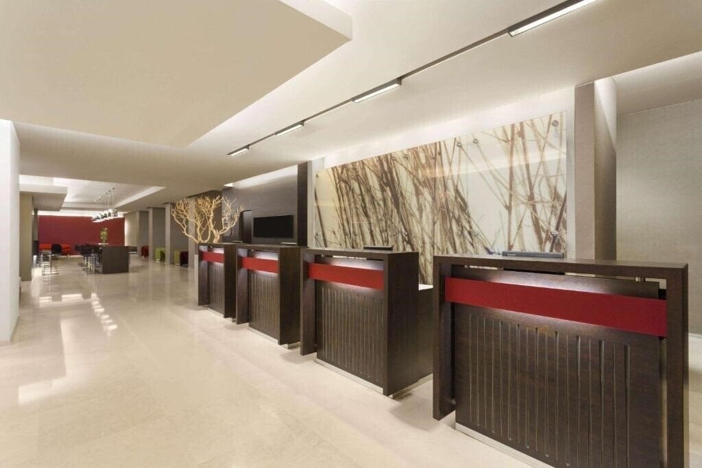 Готель Ramada Plaza by Wyndham Bucharest Convention Center 4*