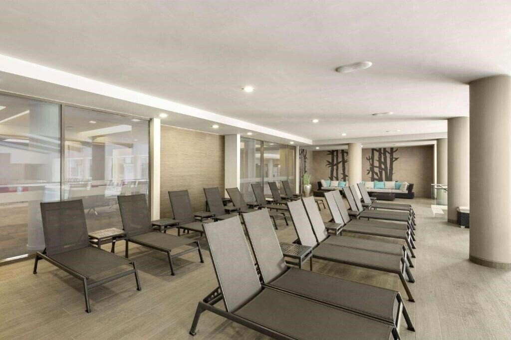 Фотографія Ramada Plaza by Wyndham Bucharest Convention Center 4*