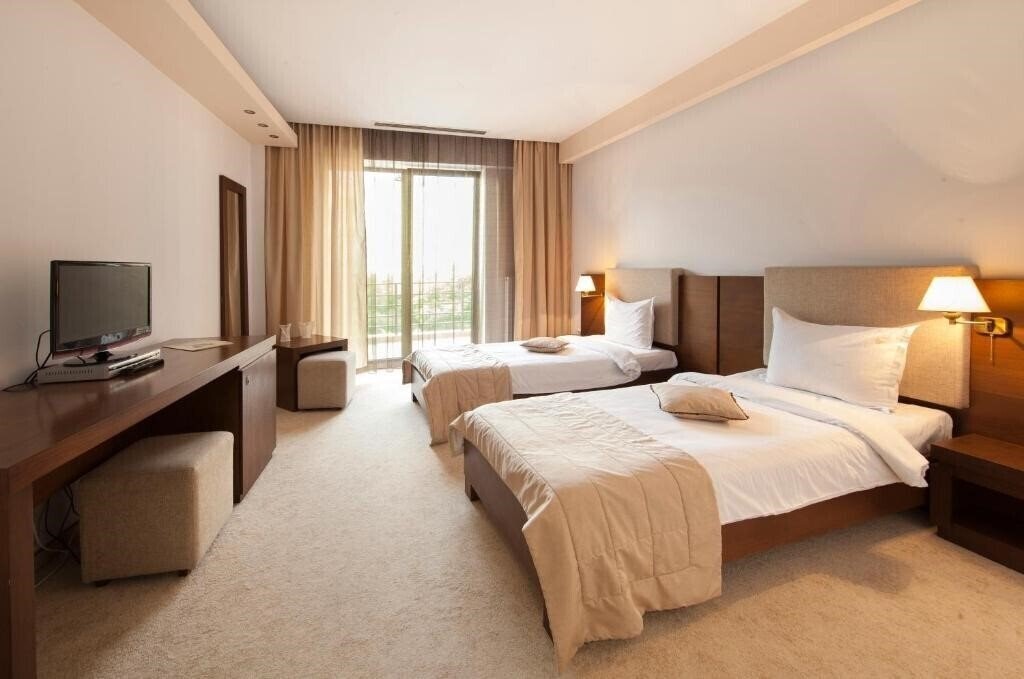 Отель Yesterday Hotel 3*