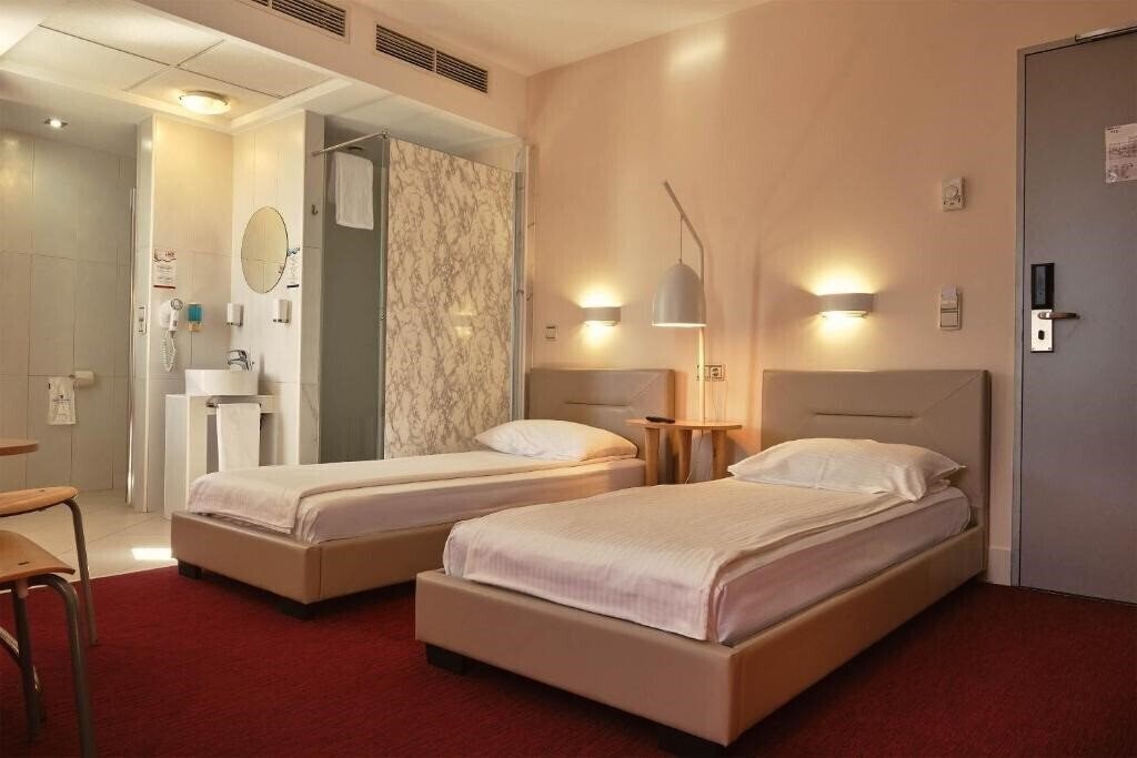 Фотографія Hello Hotels Gara de Nord 2*