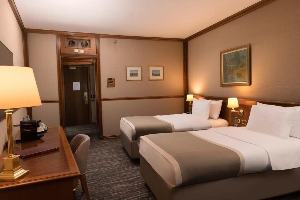 Готель Grand Hotel Bucharest 5*