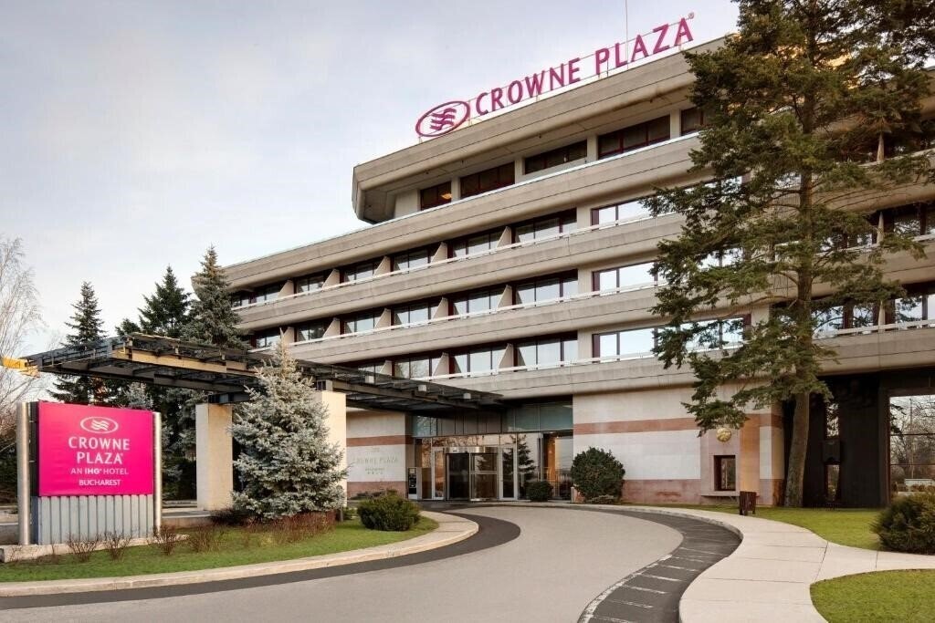 Готель Crowne Plaza Bucharest 4*